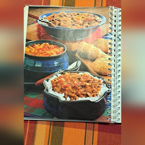 Bundle of Two Crockpot Recipe books. - Picture 2 of 12